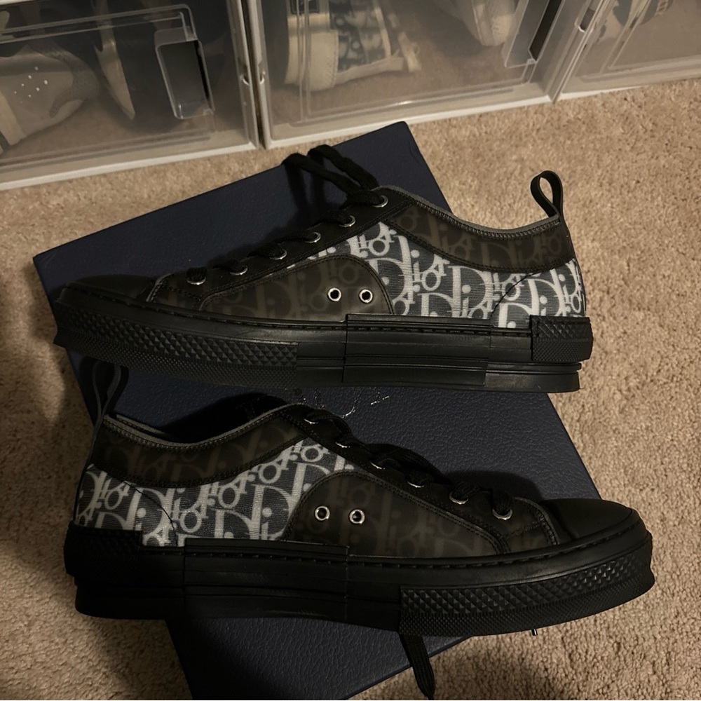 Dior B23